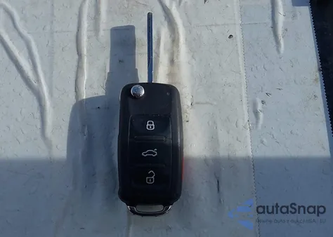 2012 Volkswagen Golf R 4-Door z USA, uszkodzony, nr VIN WVWPF7AJ4CW211118